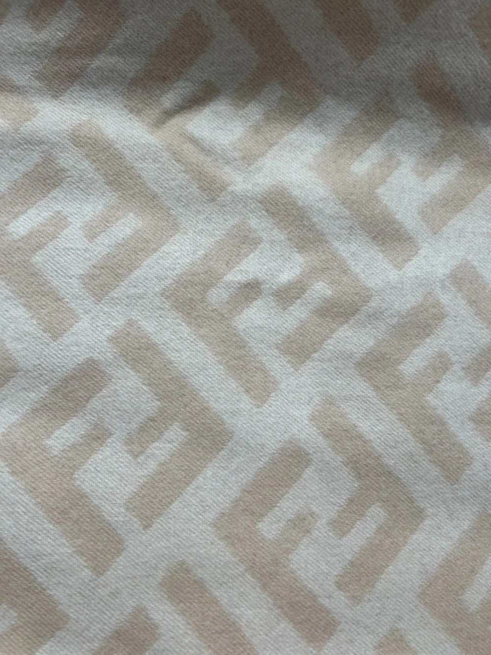 7031. Fendi 100% Cashmere Beige & Ivory Logo Fringe Scarf/Wrap - Picture 10 of 11